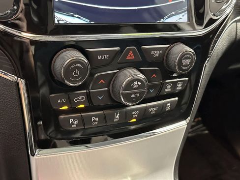 Used 2021 Jeep Grand Cherokee Summit image 23