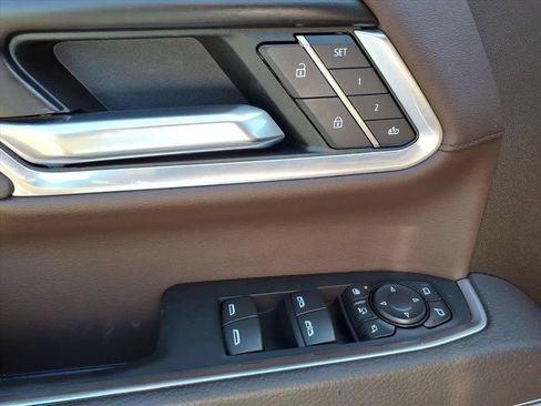 Used 2025 GMC Sierra 2500 Denali w/ Technology Package AWD/4WD image 23