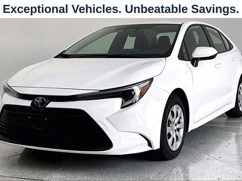 Used 2024 Toyota Corolla LE FWD image 13