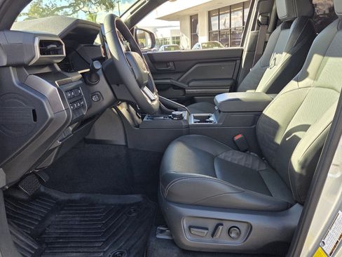 Used 2025 Toyota 4Runner TRD Off-Road Premium image 10