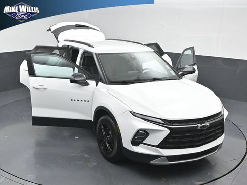 Used 2024 Chevrolet Blazer LT w/ Convenience Package FWD image 25