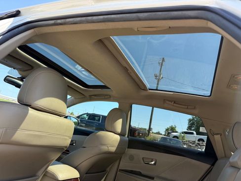 Used 2011 Toyota Venza w/ Comfort Pkg FWD image 17