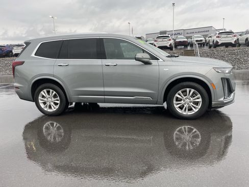 Used 2024 Cadillac XT6 Luxury w/ LPO, Floor Liner Package AWD/4WD image 2