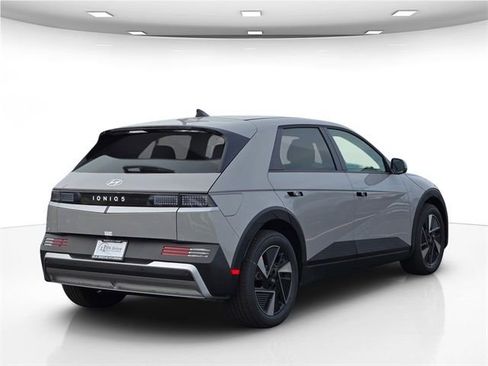 New 2026 Hyundai Ioniq 5 SEL image 12