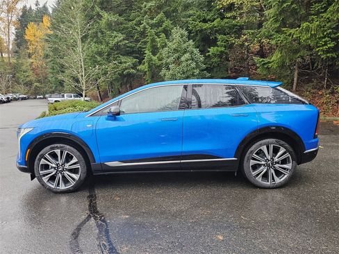 New 2026 Cadillac Optiq Luxury 2 image 2