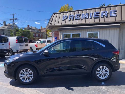 Used 2023 Ford Escape Active FWD image 3