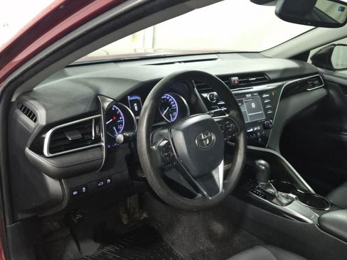 Used 2018 Toyota Camry LE FWD image 10
