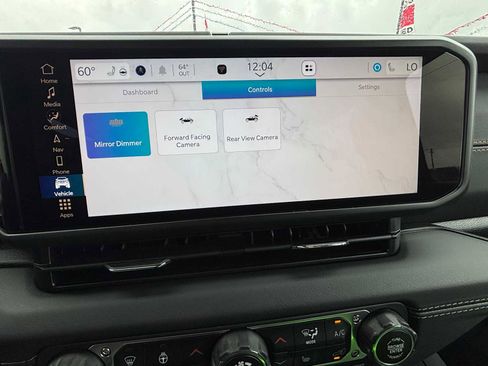 Used 2025 Jeep Wrangler Sahara image 33