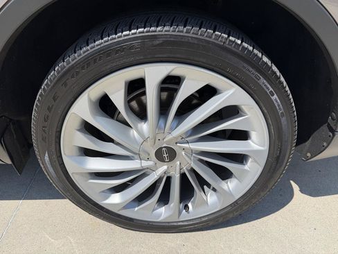 Used 2020 Lincoln Aviator Reserve w/ Equipment Group 202A AWD/4WD image 9