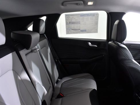 New 2025 Ford Escape SE w/ PHEV Premium Package image 19