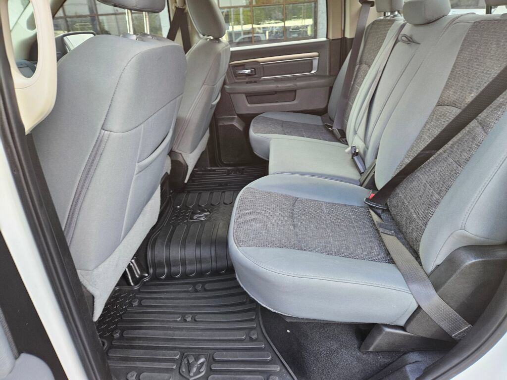 Used 2019 RAM 1500 Classic SLT w/ Protection Group AWD/4WD image 15