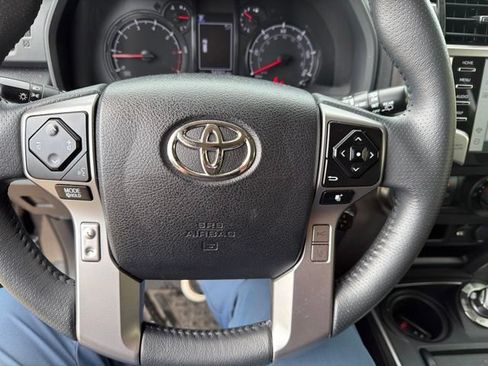 Used 2022 Toyota 4Runner SR5 Premium AWD/4WD image 16