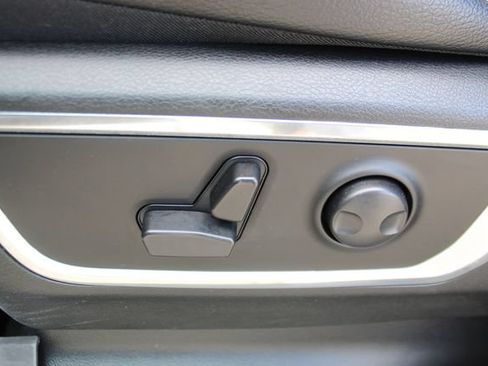 Used 2023 RAM 1500 Laramie AWD/4WD image 12