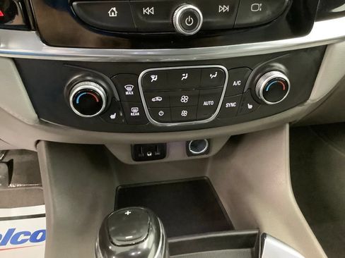Used 2020 Chevrolet Traverse LT AWD/4WD image 20