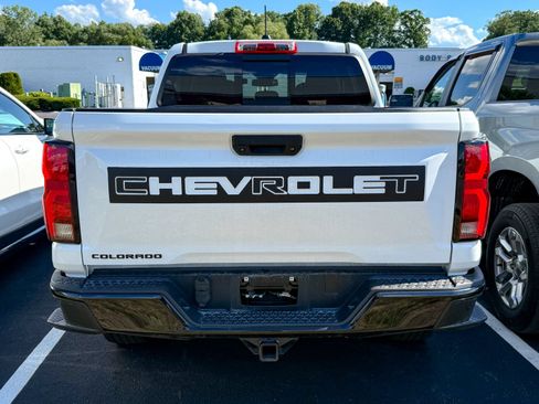 Used 2024 Chevrolet Colorado Z71 w/ Z71 Convenience Package 2 AWD/4WD image 5