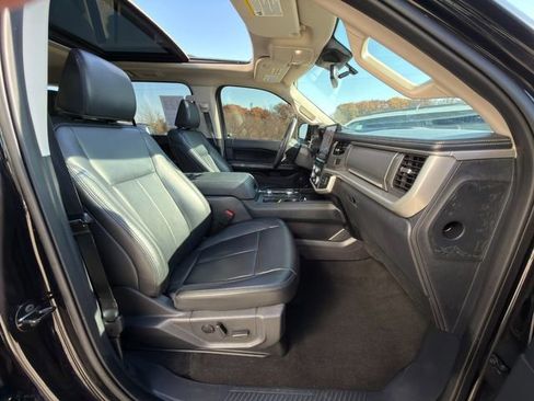 Used 2024 Ford Expedition Max XLT image 9