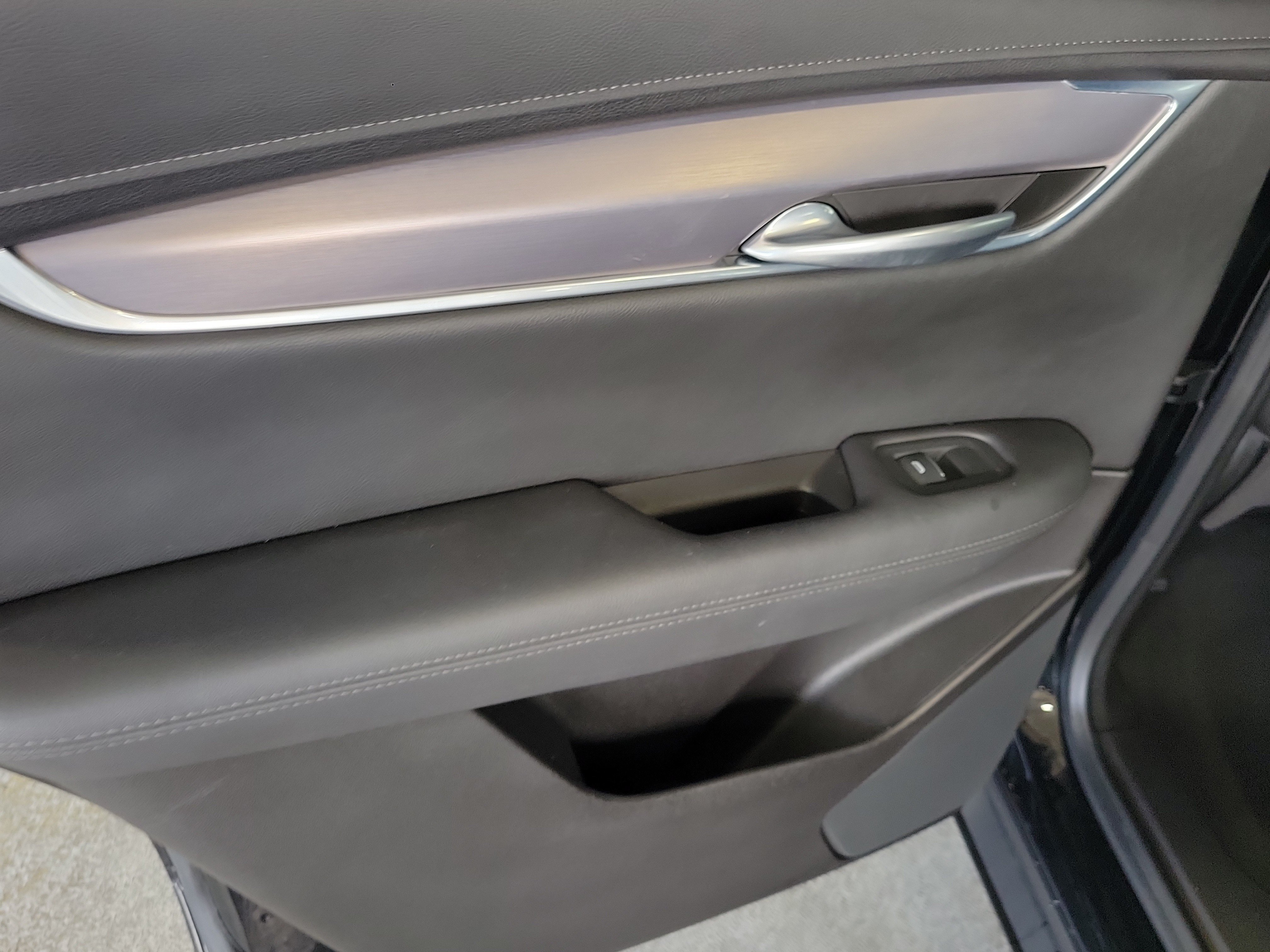 Used 2023 Cadillac XT5 Luxury FWD image 12