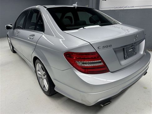 Used 2012 Mercedes-Benz C 300 4MATIC Sedan image 4