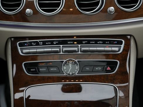 Used 2019 Mercedes-Benz E 300 4MATIC image 44