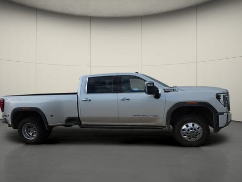 Used 2024 GMC Sierra 3500 Denali w/ Denali Reserve Package AWD/4WD image 10