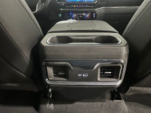 Used 2025 GMC Sierra 1500 SLT AWD/4WD image 38