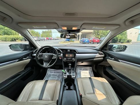 Used 2017 Honda Civic Touring image 31