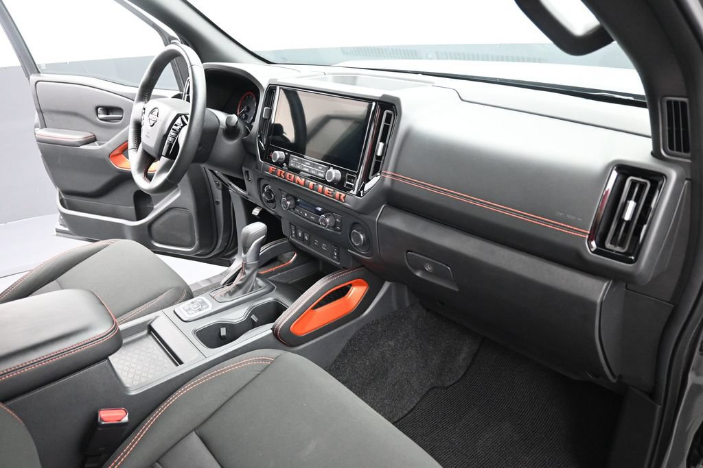Used 2026 Nissan Frontier PRO-4X AWD/4WD image 25