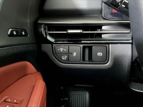 Certified 2026 Kia Sportage SX AWD/4WD image 15