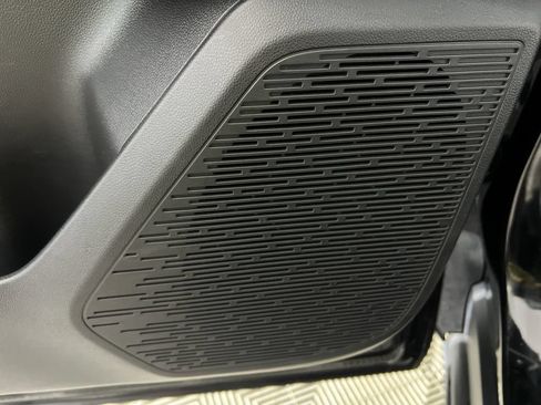 Certified 2025 Chevrolet Equinox LT FWD image 24