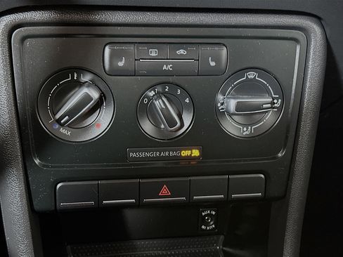 Used 2013 Volkswagen Beetle Turbo Fender image 14