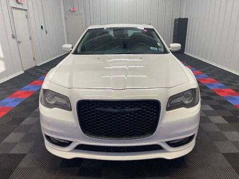 Used 2023 Chrysler 300 Touring L w/ Popular Equipment Group image 7