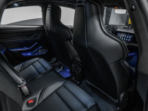 Used 2022 Porsche Taycan Turbo S image 26