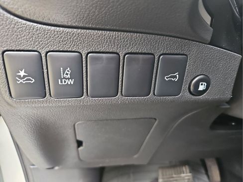 Used 2022 Mitsubishi Outlander LE AWD/4WD image 19