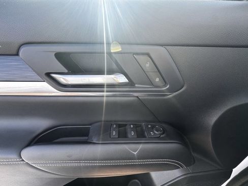 Used 2025 GMC Terrain Elevation image 12