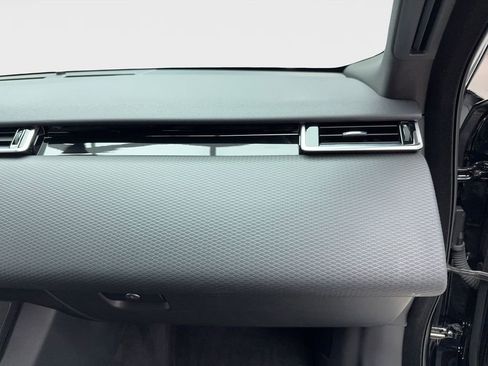 Used 2023 Land Rover Range Rover Velar R-Dynamic S image 41