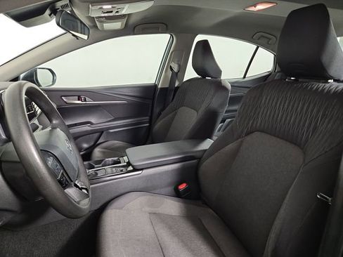 Used 2025 Toyota Camry LE image 13