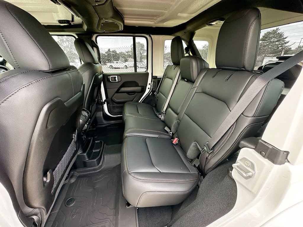 New 2026 Jeep Wrangler Unlimited Sahara AWD/4WD image 30