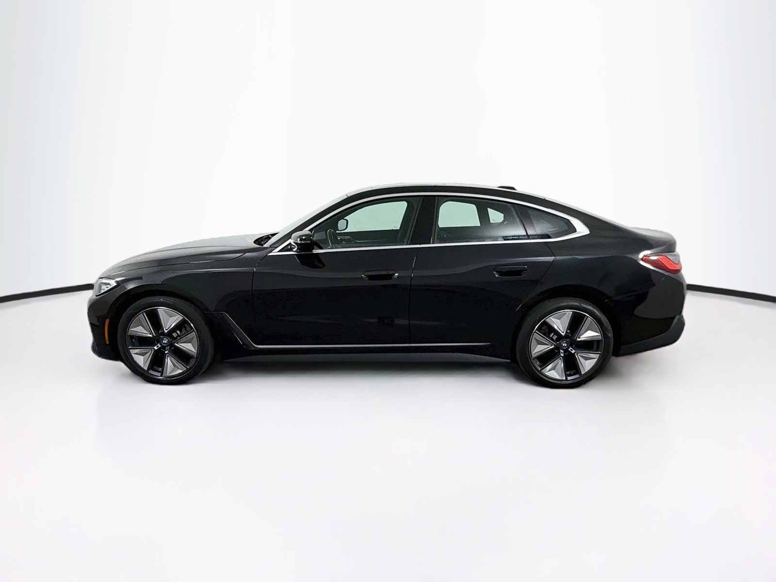 Certified 2024 BMW i4 xDrive40i w/ Premium Package AWD/4WD image 4