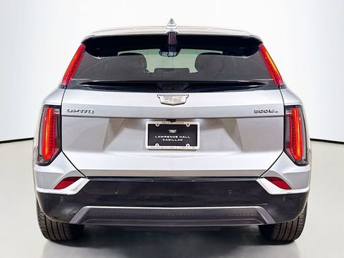 New 2025 Cadillac Optiq Luxury 1 image 4