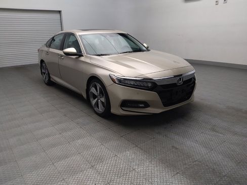 Used 2018 Honda Accord Touring image 13