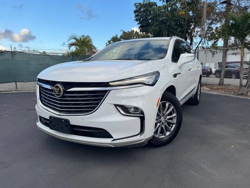 Used 2023 Buick Enclave Essence image 1