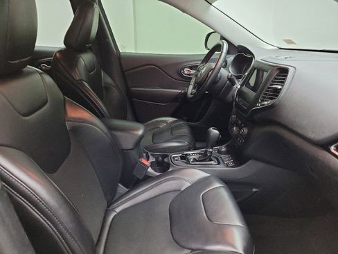 Used 2019 Jeep Cherokee Latitude Plus image 21