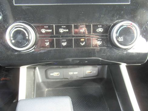 Used 2023 Hyundai Tucson SE image 32