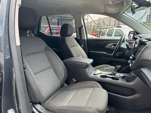 Used 2020 Chevrolet Traverse LT FWD image 40