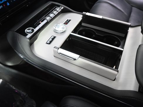 Used 2025 Lincoln Navigator Reserve AWD/4WD image 33