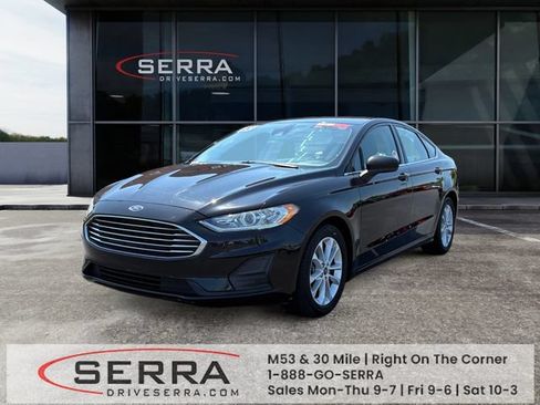 Used 2020 Ford Fusion SE FWD image 1