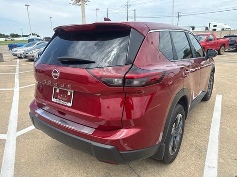 Used 2026 Nissan Rogue SV w/ Cold Weather Package FWD image 7
