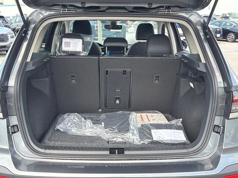New 2026 Volkswagen Taos SEL AWD/4WD image 13
