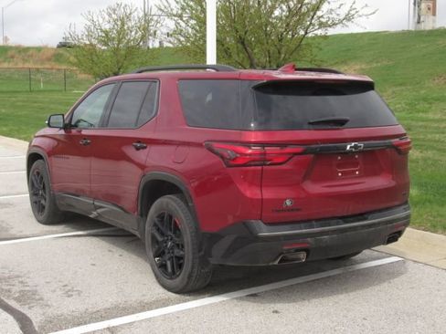 Used 2023 Chevrolet Traverse Premier w/ Redline Edition image 2