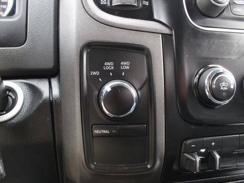 Used 2016 RAM 1500 ST w/ SXT Appearance Group image 26